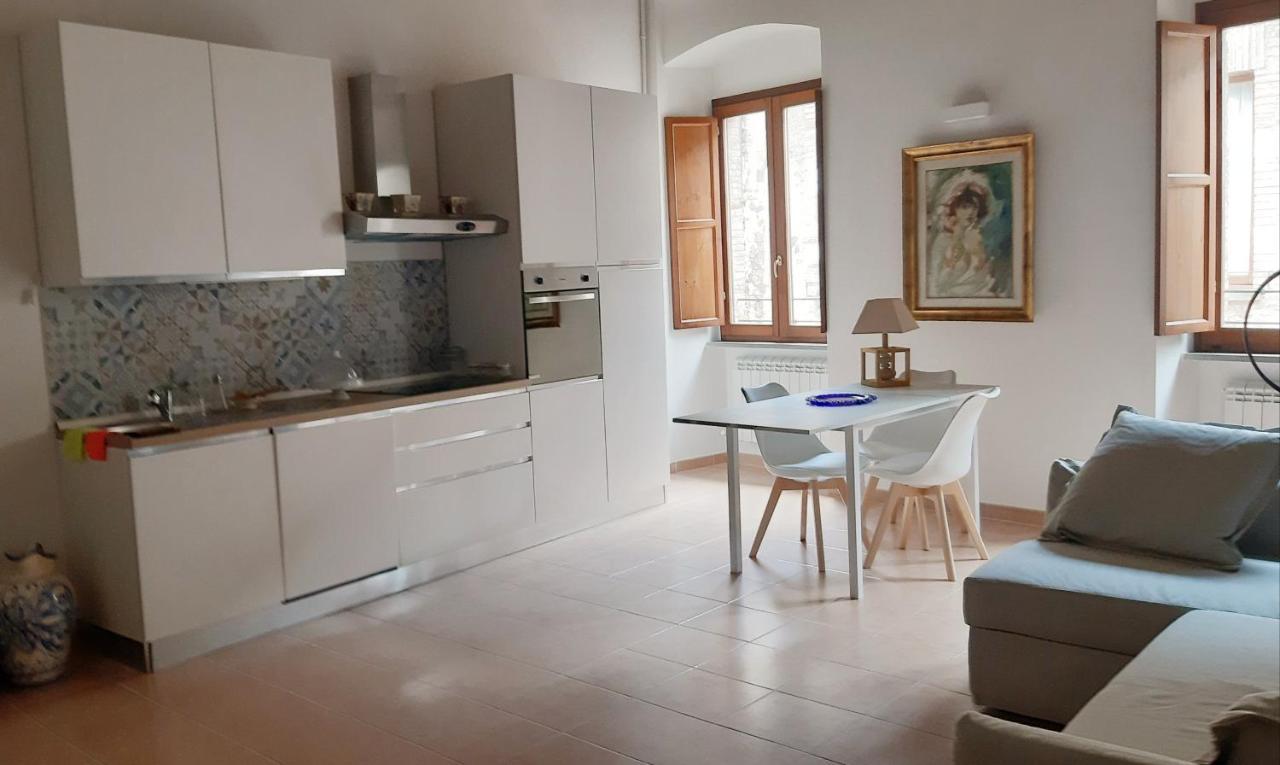 Civico Apartment Губио Екстериор снимка